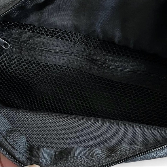 Nike Sportswear Heritage Hip Pack Bag Black Adjustable Strap Streetwear Unisex - Picture 6 of 9